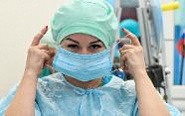 Соцработники, врачи скорой помощи и волонтеры в регионах получат миллион медицинских масок